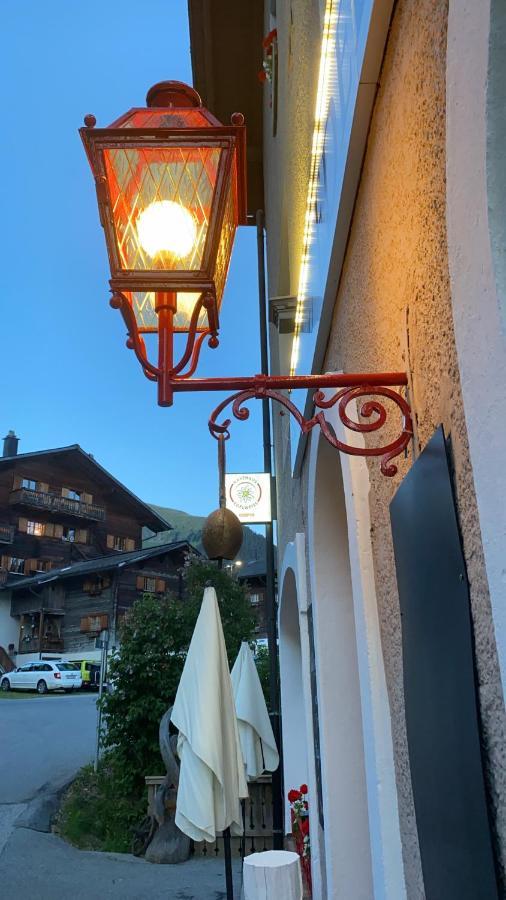 Gasthaus Edelweiss Langwies Buitenkant foto
